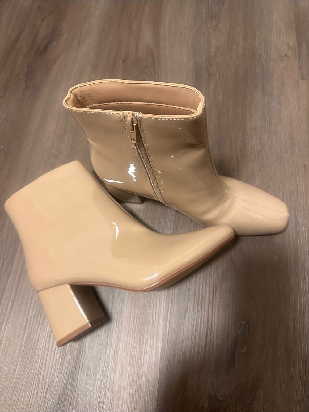 Journee Collection Women's Haylinn Block Heel Dress Booties size 8